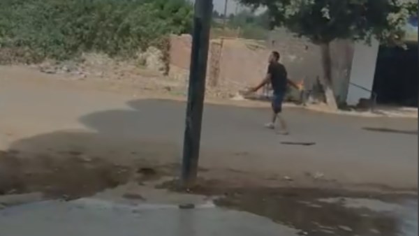 مريض نفسى.. الداخلية تكشف تفاصيل إلقاء شخص زجاجات بنزين مشتعلة بالشارع