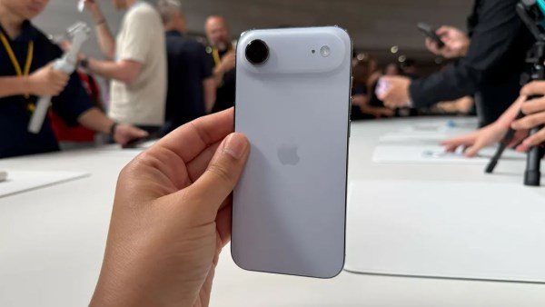 صدمة لعشاق آبل في الصين.. تأجيل إطلاق iPhone Air بسبب eSIM