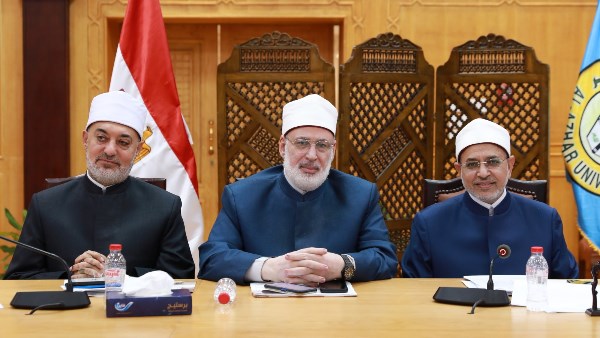 مجلس جامعة الأزهر يهنئ 8 كليات بحصولها على شهادة الاعتماد والجودة