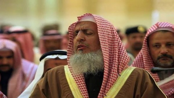 من هو الشيخ عبدالعزيز بن عبدالله آل الشيخ
