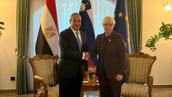 وزير الخارجية يبحث تعزيز التعاون الثنائي ودعم القضية الفلسطينية مع رئيسة سلوفينيا