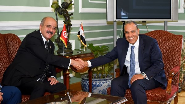 وزير الخارجية ونظيره التونسي