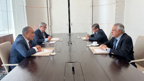 وزير الخارجية يلتقي مع نظيره الباكستاني فى الدوحة 