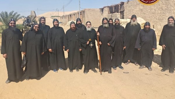 رهبان 