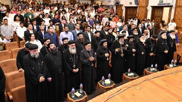 بحضور البابا.. احتفالية تكريم الفائزين في مسابقة العباقرة لخدمة ثانوي بالإسكندرية