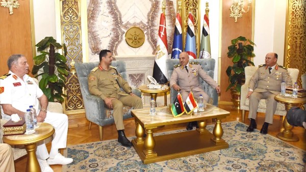 الفريق أحمد خليفة رئيس أركان حرب القوات المسلحة