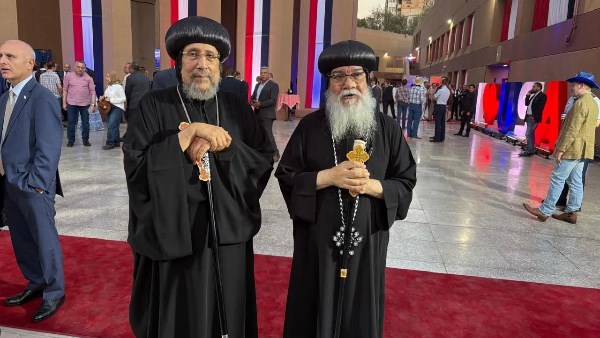الأنبا إرميا والأنبا مكاريوس