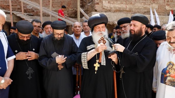 الأنبا إسحق أسقف إيبارشية طما