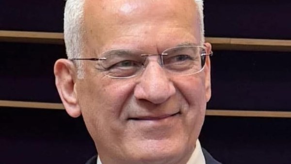 الدكتور يسري الكاشف رئيس اتحاد الجالية المصرية فى هولندا 