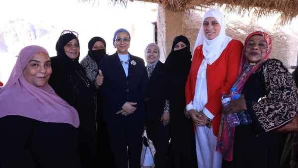 مقررة المجلس القومي للمرأة خلال زيارتها لجنوب سيناء 