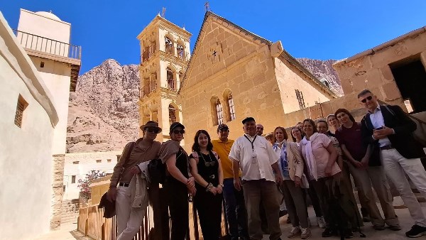 السياح بدير سانت كاترين 
