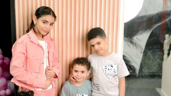 الاطفال الثلاثة