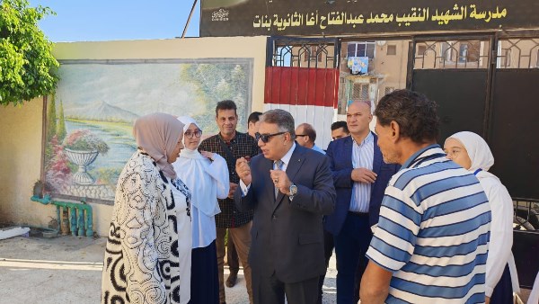 محافظ الدقهلية يتفقد مدرسة ثانوية بنات بطلخا لمتابعة الدراسة |شاهد
