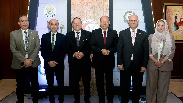 رئيس  جامعة المنصورة