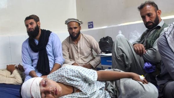 مقتل 500 شخص في زلزال ضرب أفغانستان