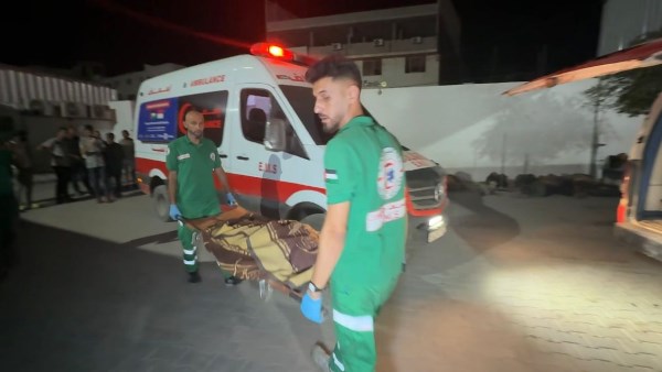 92 شهيدًا فلسطينيًا الليلة.. إسرائيل تقصف الأبراج السكنية وتدعو الأهالي للفرار من غزة