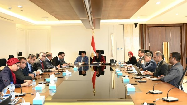وزير الشباب يبحث مع وزيرة التخطيط ملفات العمل المشترك وجهود تنفيذ الخطة الاستثمارية