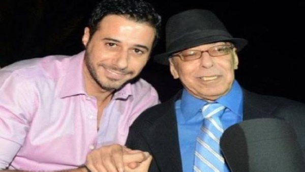 كنت نايم ودي أسوأ حاجة في الدنيا.. أحمد السعدني يكشف كواليس تلقيه خبر وفاة والده