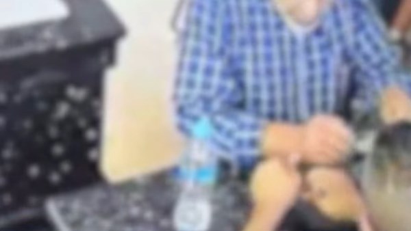 لحظة بيع أسورة الملك 