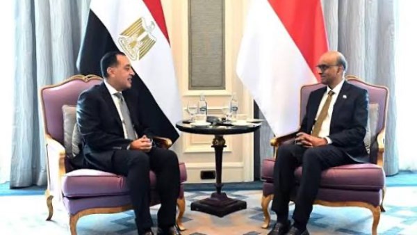 الدكتور مصطفى مدبولي رئيس مجلس الوزراء و ثارمان شانموجار رئيس جمهورية سنغافورة