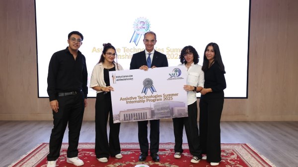 وزير الاتصالات