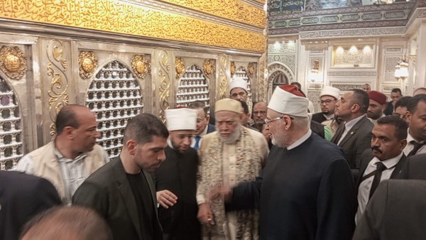 في حضرة آل البيت .. وزير الأوقاف وقيادات الأزهر والطرق الصوفية بمقام الحسين | صور