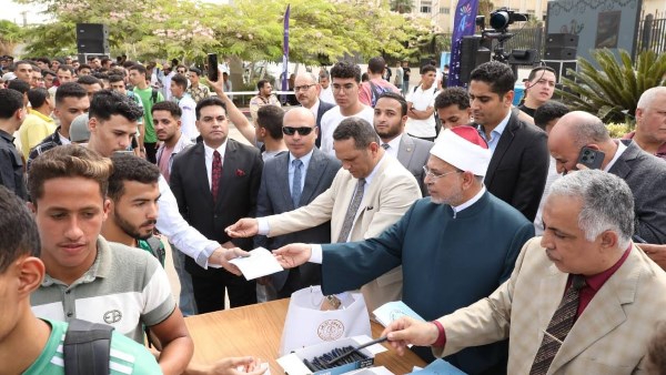 جامعة الأزهر تنظم احتفالية لاستقبال الطلاب الجدد بحضور رئيس الجامعة ونواب رئيس الجامعة وعمداء الكليات