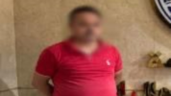 نصاب يوهم ضحاياه بقدرته على إنهاء تأشيرات الدخول والإقامة بالبلاد