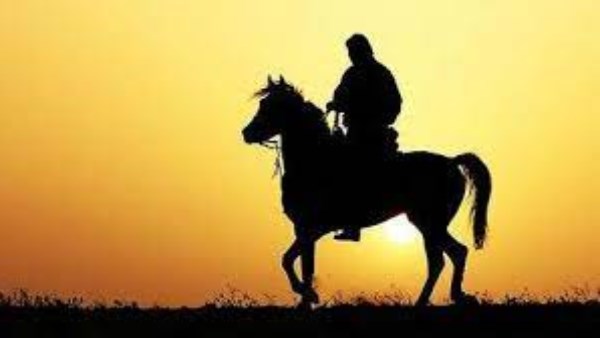 خيال يصارع الموت بعد طعنه بسبب لعب العيال في حدائق أكتوبر