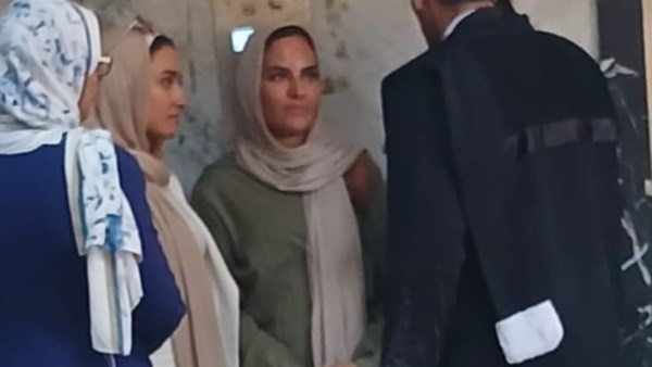 احدى الضحيتان داخل المحكمة