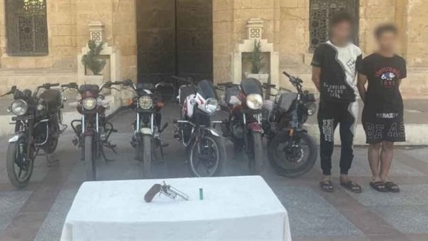 المتهمين 