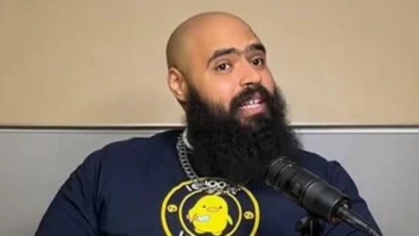 البلوجر  محمد عبد العاطي