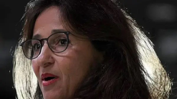 المصرية نعمت شفيق كبيرة المستشارين الاقتصاديين لرئيس وزراء بريطانيا