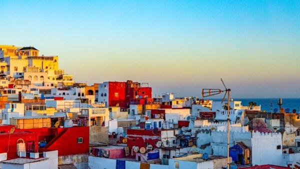 وفد رفيع المستوى من البنك الأوروبي لإعادة الإعمار يزور المغرب
