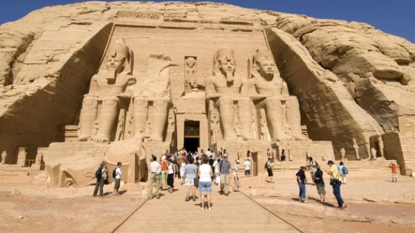 تدفق السياح إلى مصر