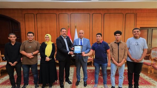 جامعة كفرالشيخ تكرم الطلاب الفائزين بالمركز الثاني في ريادة الأعمال بالملتقى القمي للابتكار المستدام