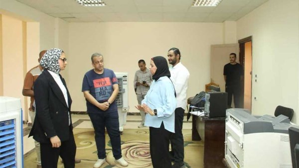 نائب محافظ الوادي الجديد تتابع أعمال جهاز معلومات شبكات المرافق