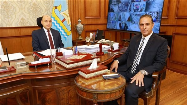 محافظ كفر الشيخ يناقش محاور تطوير الخدمات البريدية المُقدمة للمواطنين
