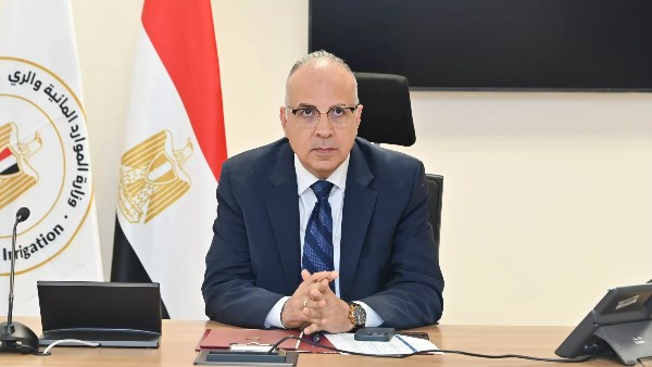 وزير الري يبحث مع مسؤولة بالوكالة الفرنسية للتنمية مجالات التعاون المقترحة بين الجانبين