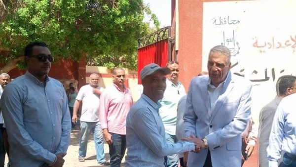 محافظ أسوان يوجه برفع درجة الجاهزية الكاملة بمدارس المحافظة مع قرب إنطلاق العام الدراسى الجديد
