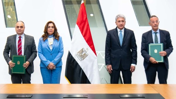 وزيرا السياحة والآثار والبيئة يشهدان توقيع بروتوكول تعاون بين " شئون البيئة" و"المتحف المصري الكبير"