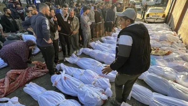 استشهاد 36 فلسطينيا برصاص وقصف الاحتلال على غزة منذ فجر اليوم