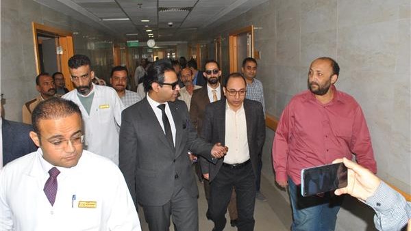 وكيل صحة سوهاج يفتتح غرفة العمليات الكبرى بمستشفى رمد طهطا بعد تطويرها بأحدث الأجهزة الجراحية