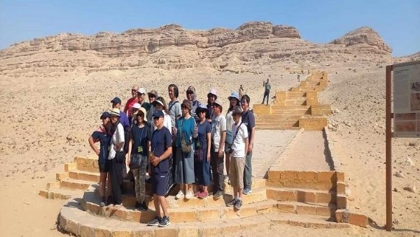المنيا تستقبل سياح من إنجلترا وفرنسا وألمانيا والنمسا لزيارة المعالم الأثرية