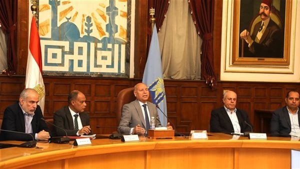محافظ القاهرة يبحث الخطوات التنفيذية لبدء رفع كفاءة المباني بشارع الركبية امتداد شارع الأشراف