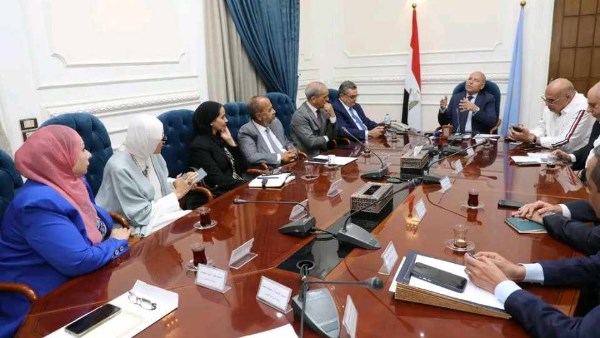 محافظ القاهرة يبحث مع وفد بنك المصرف المتحد سبل التعاون بمجال المشاركة المجتمعية