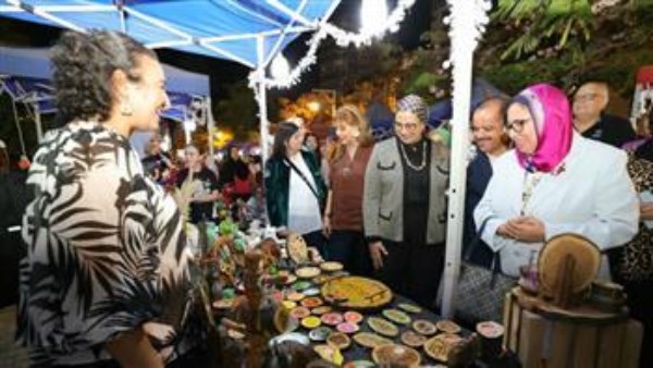 رئيسة قومي المرأة تفتتح السوق الخيري"ست الستات المصرية "بمحافظة الدقهلية