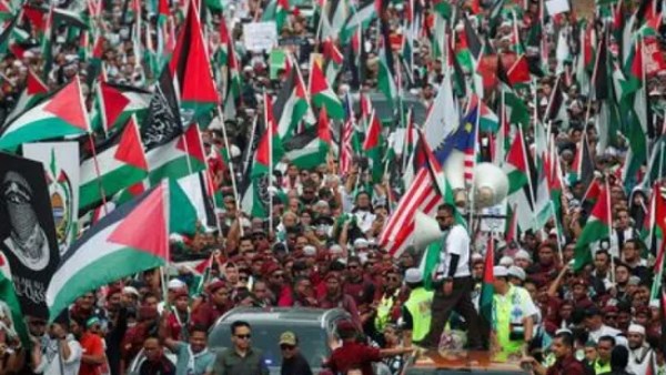 تضامنًا مع الفلسطينيين.. عشرات الآلاف يتظاهرون في بروكسل ويُطالبون بإجراءات ضد إسرائيل