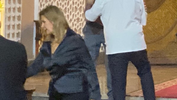 يسرا من عزاء عمرو ستين 