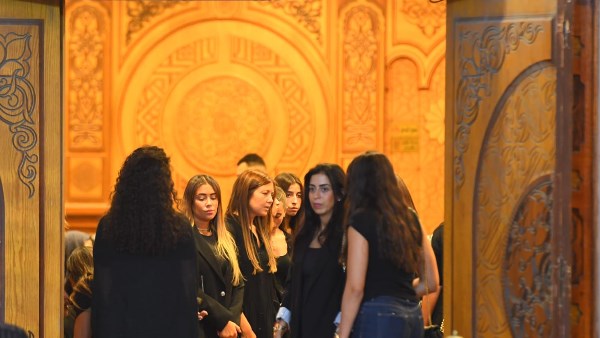 مريم عامر منيب من عزاء خطيبها عمرو ستين 